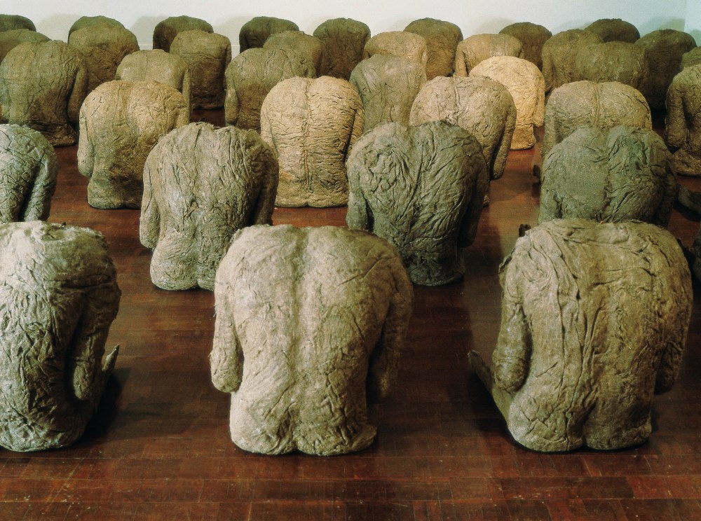Plecy / Backs (1967-80) by Magdelena Abakanowicz